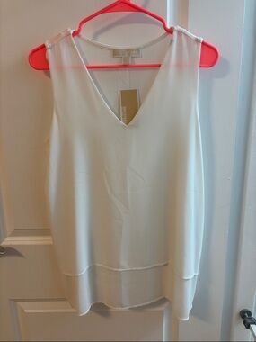 MICHAEL Michael Kors White Ivory V-Neck Sleeveless Top